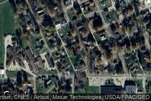 208 S Cooper St, Stronghurst, IL 61480