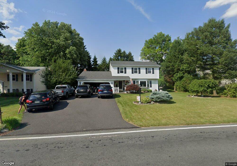 1075 Kressler Rd, Allentown, PA 18103 - photo 1