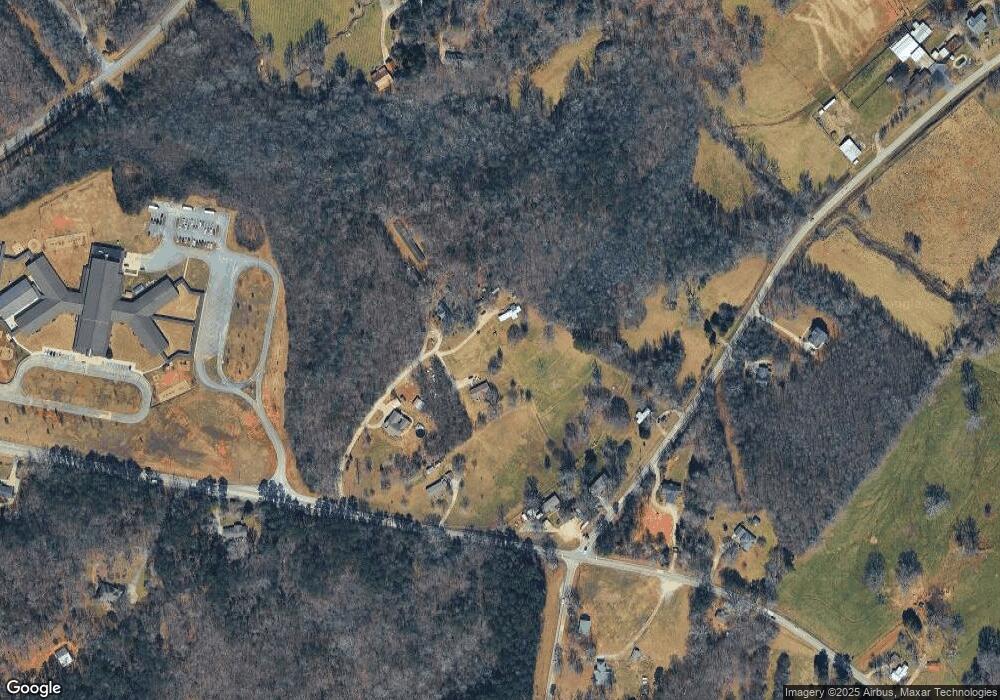 309 Memory Hill Cir, Cornelia, GA 30531 - photo 1