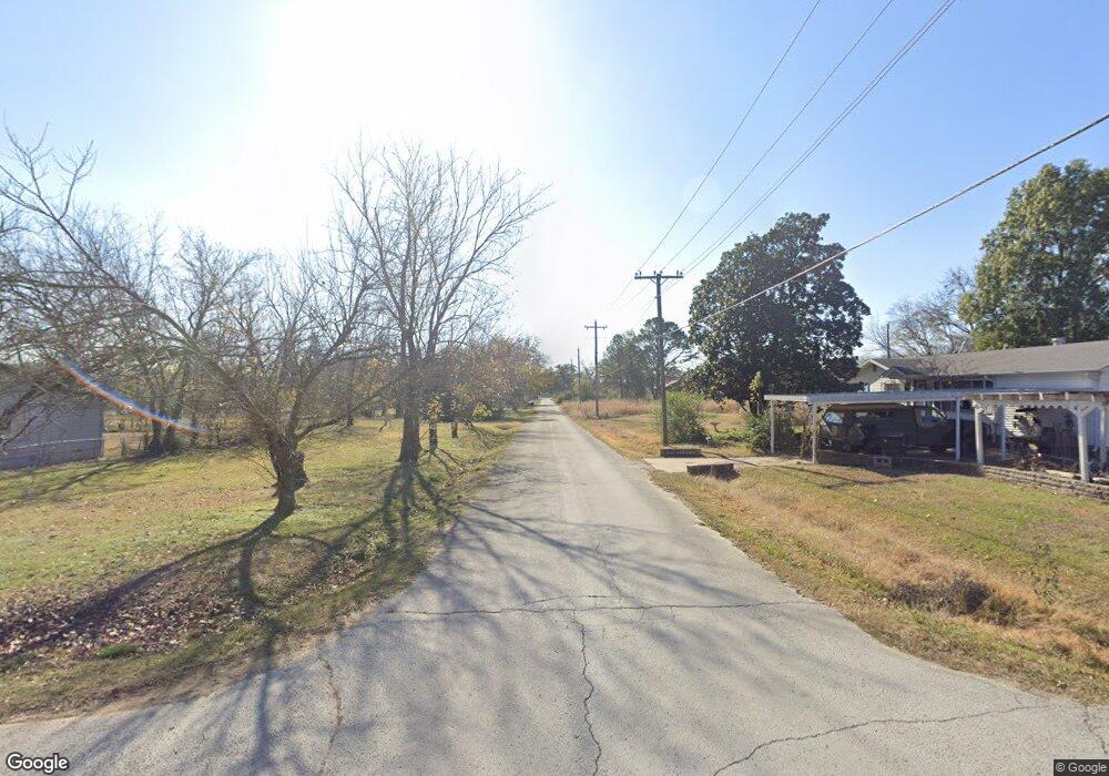 106 NE 2nd St, Henryetta, OK 74437 - photo 1