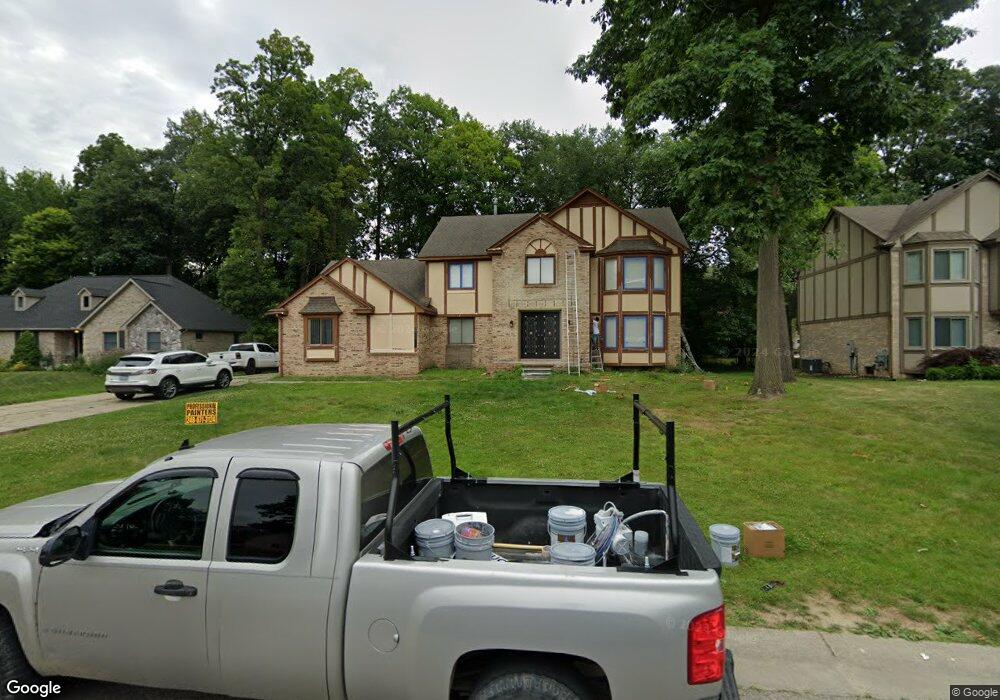 5117 Woodrun Ct, West Bloomfield, MI 48323 - photo 1