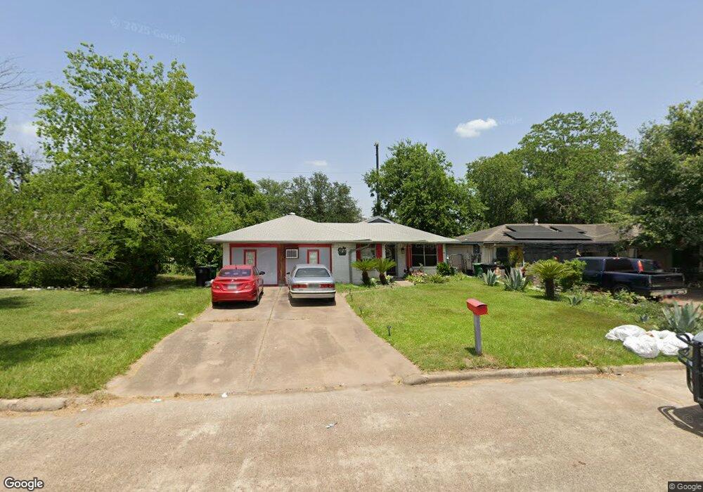8326 Whitecastle Ln, Houston, TX 77088 - photo 1