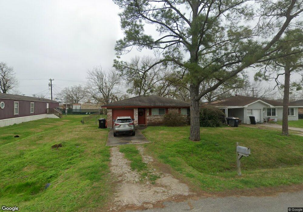 1001 Dyche Ln, Alvin, TX 77511 - photo 1