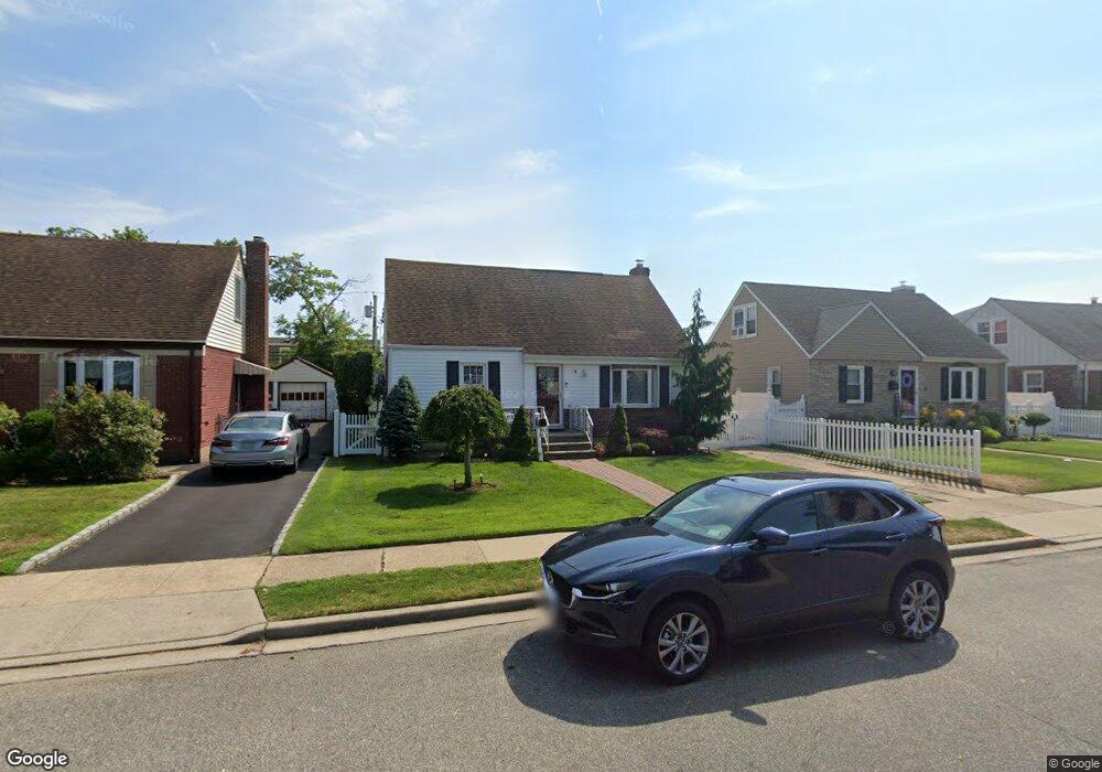 945 Center Dr, Franklin Square, NY 11010 - photo 1