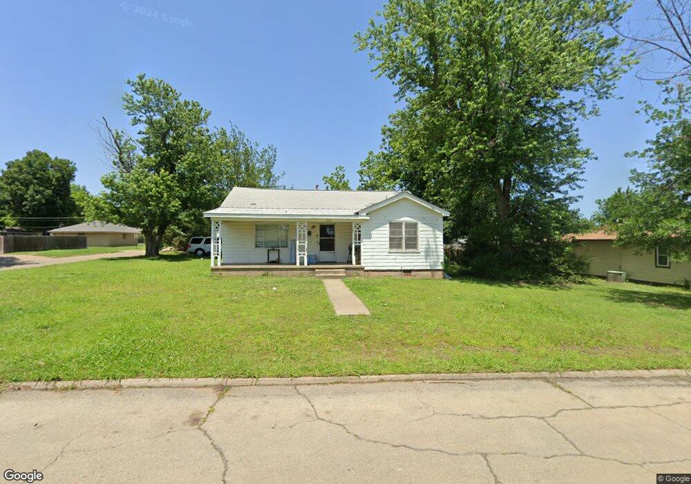 902 E 5th St, Cushing, OK 74023 - photo 1