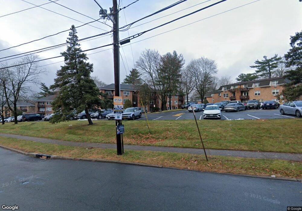 19B Kearsing Pkwy, Monsey, NY 10952 - photo 1