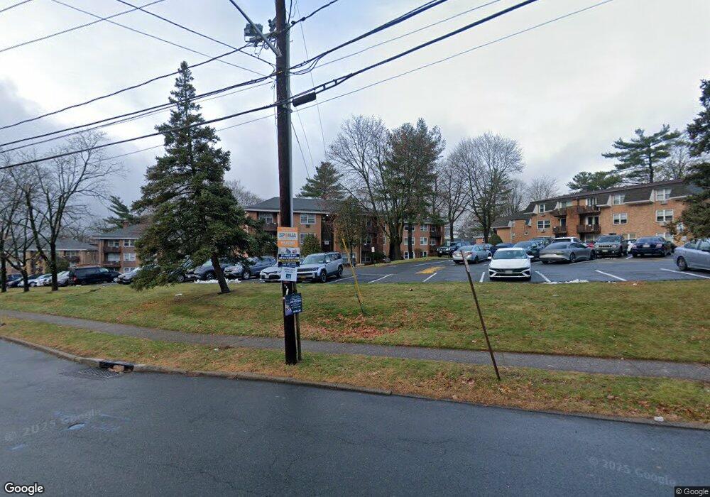 19A Kearsing Pkwy, Monsey, NY 10952 - photo 1