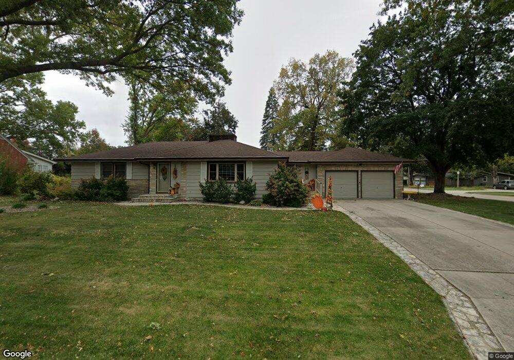 1109 S 13th Ave W, Newton, IA 50208 - photo 1