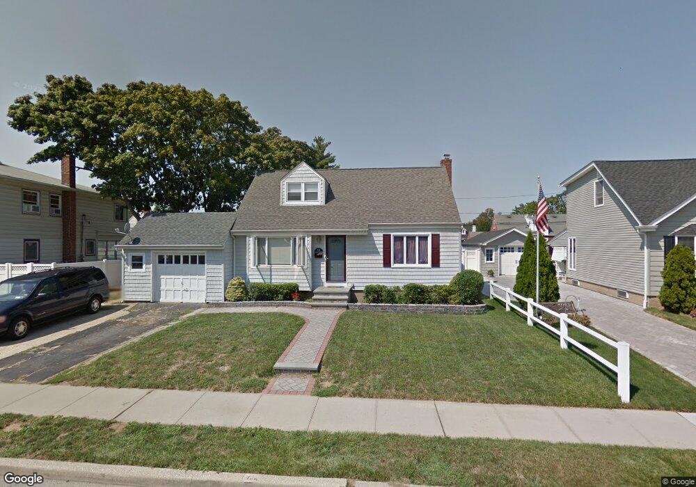 730 Eileen St, Franklin Square, NY 11010 - photo 1