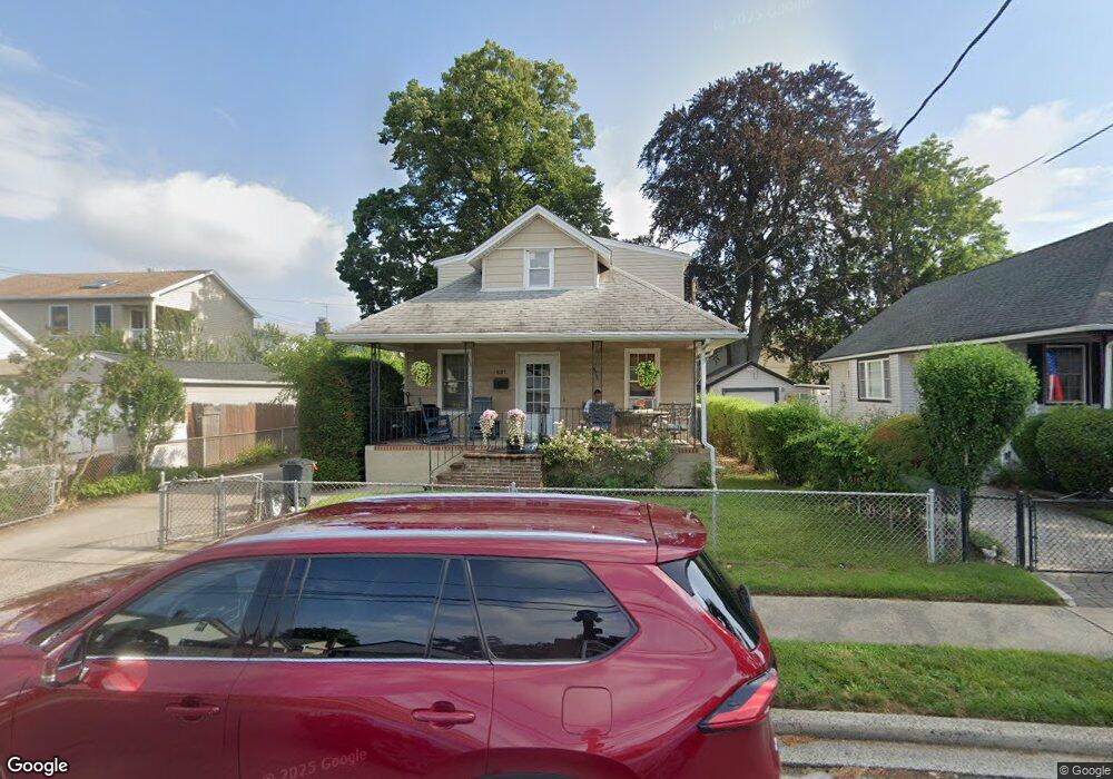 801 Allen Place, Baldwin, NY 11510 - photo 1