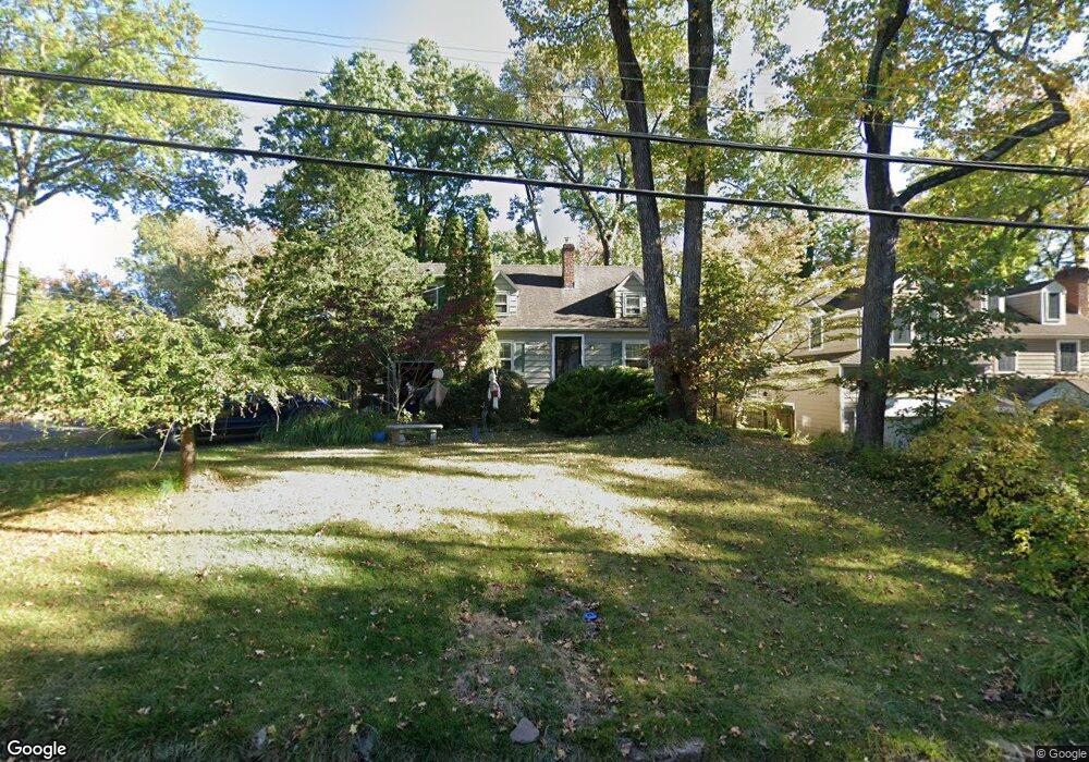 2394 Longfellow Ave, Scotch Plains, NJ 07076 - photo 1