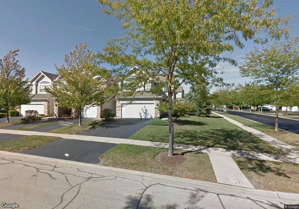 991 Mesa Dr, Lake In the Hills, IL 60156 - photo 1