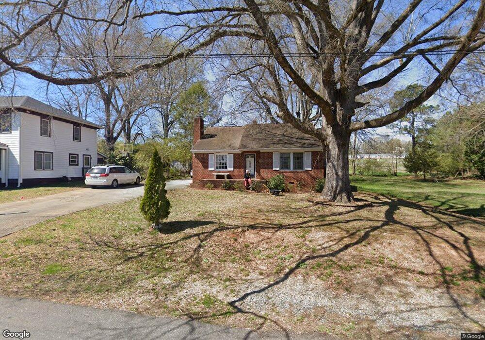 311 E Dolphin St, Siler City, NC 27344 - photo 1