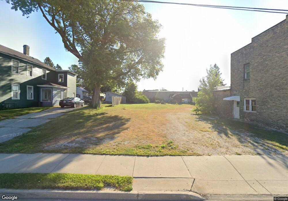 407 N 10th St, Manitowoc, WI 54220 - photo 1