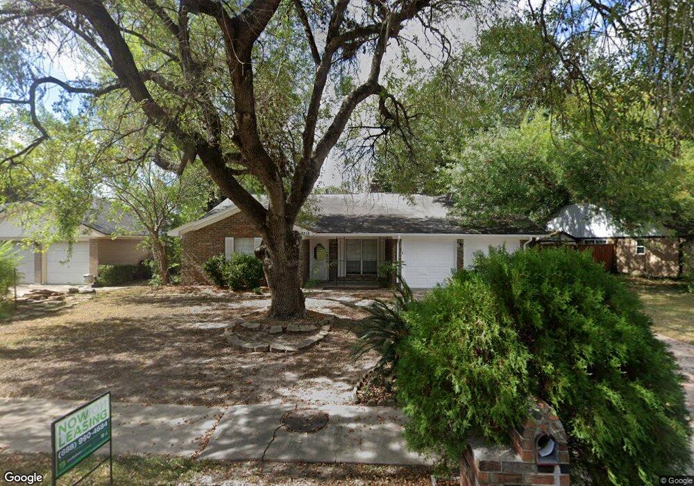8215 Bayou Forest Dr, Houston, TX 77088 - photo 1