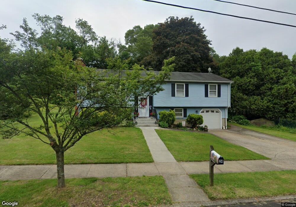 24 Meadowbrook Rd, West Haven, CT 06516 - photo 1