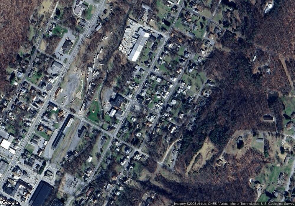 21 Goff St, Berkeley Springs, WV 25411 - photo 1