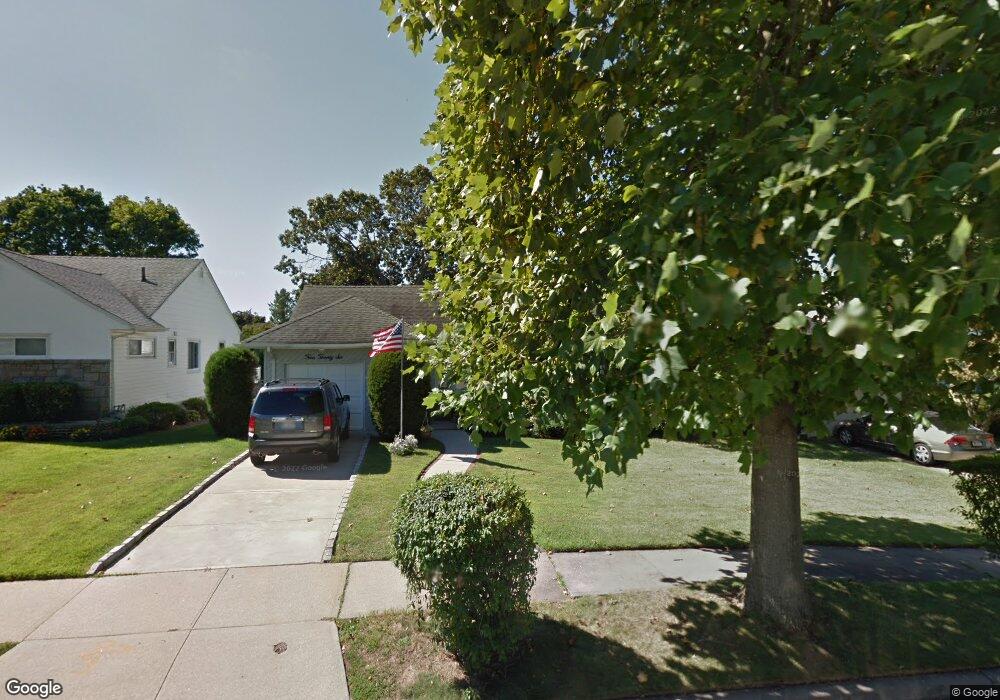 426 Devonshire Rd, Baldwin, NY 11510 - photo 1