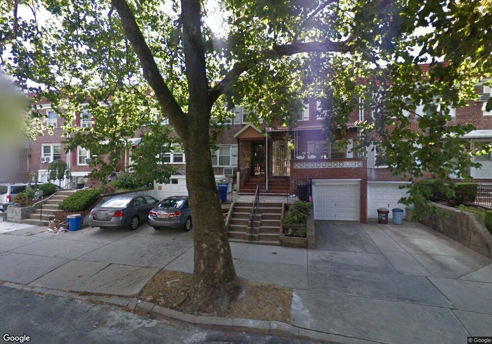 7020 175th St, Fresh Meadows, NY 11365 - photo 1