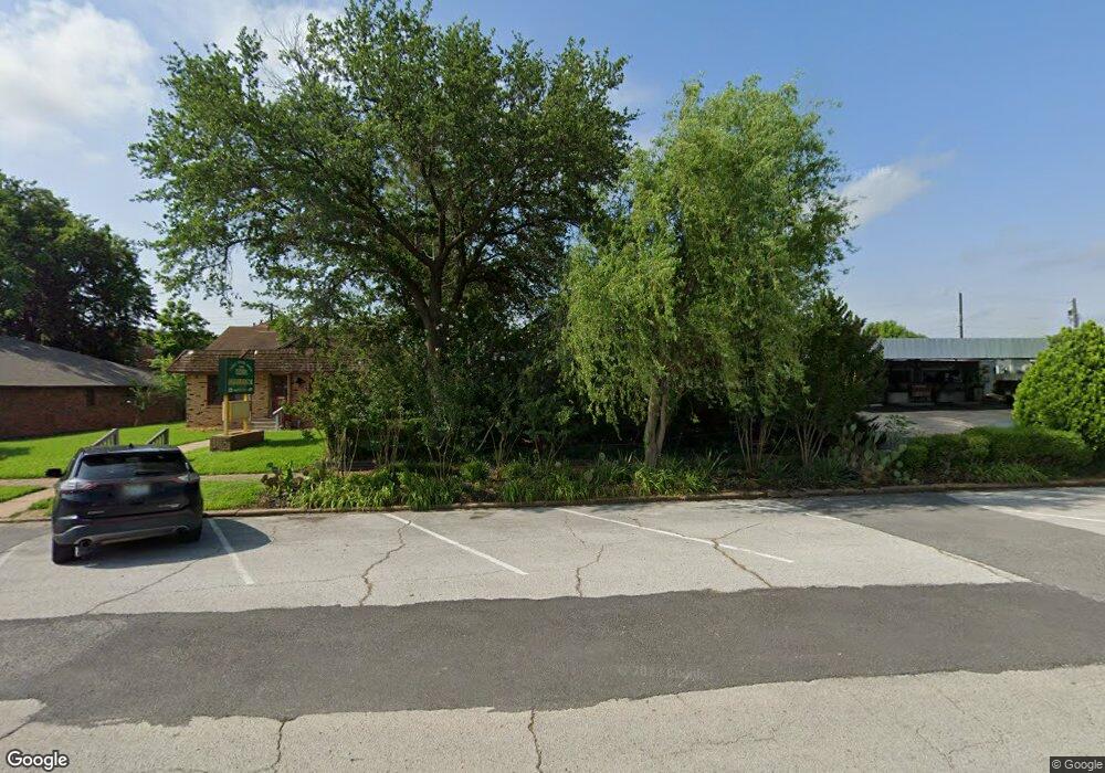 620 W Woodard St, Denison, TX 75020 - photo 1