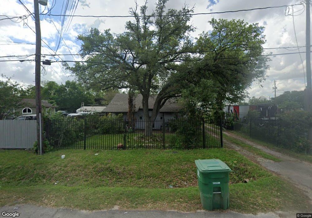 1140 Norham St, Houston, TX 77022 - photo 1