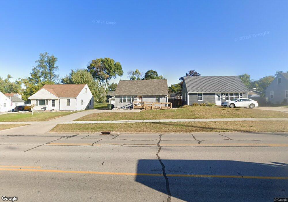 3832 Mount Vernon Rd SE, Cedar Rapids, IA 52403 - photo 1