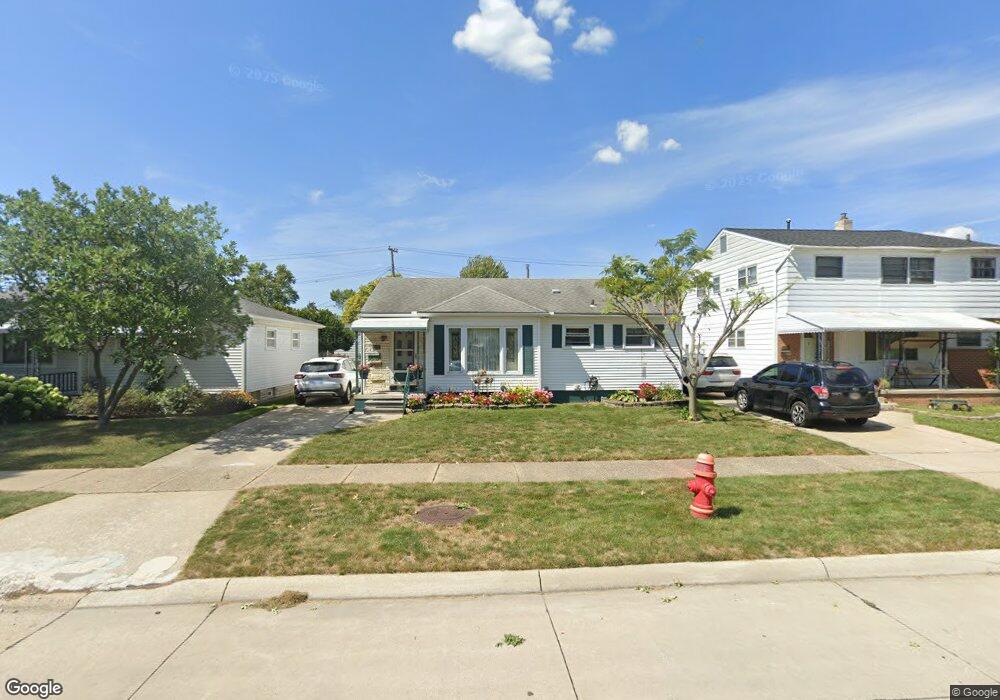 29591 Commonwealth St, Roseville, MI 48066 - photo 1