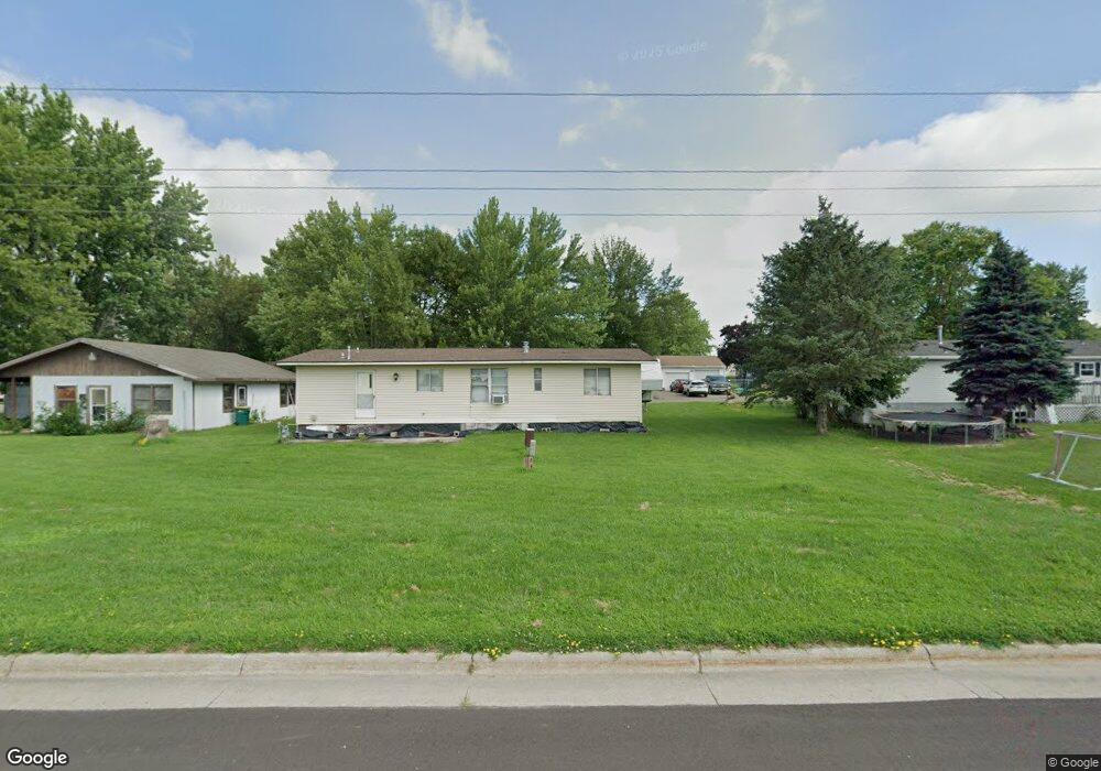 801 E 18 1/2 St, Albert Lea, MN 56007 - photo 1