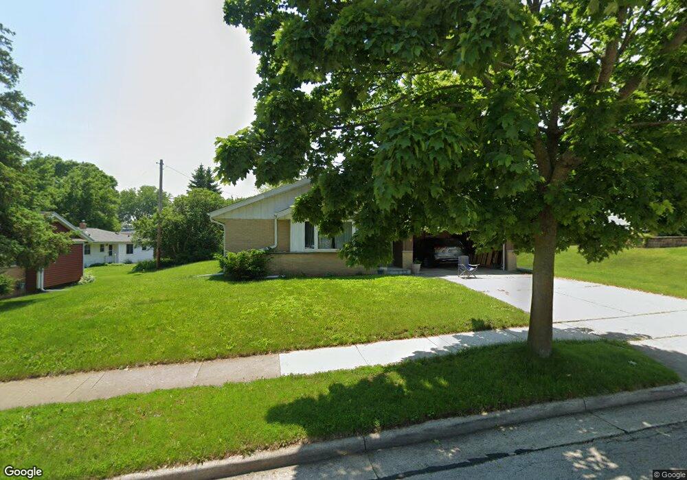 1908 Butler Dr, Waukesha, WI 53186 - photo 1