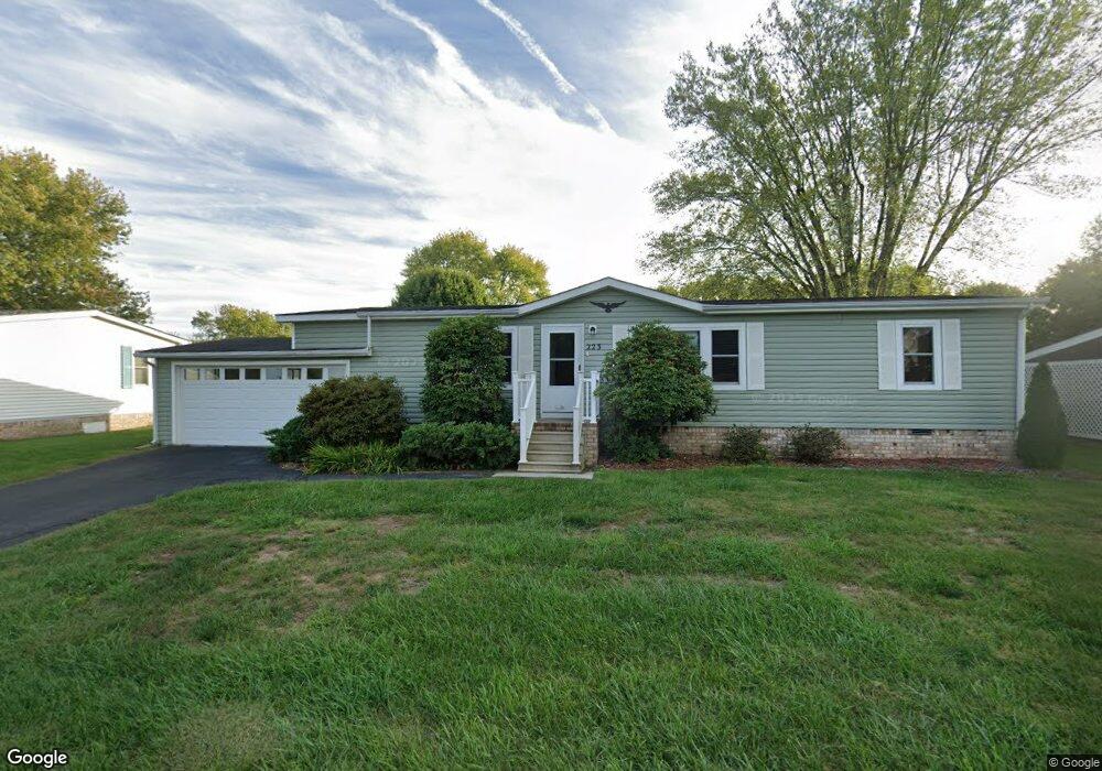 223 Cranbrook Cir, Hendersonville, NC 28792 - photo 1