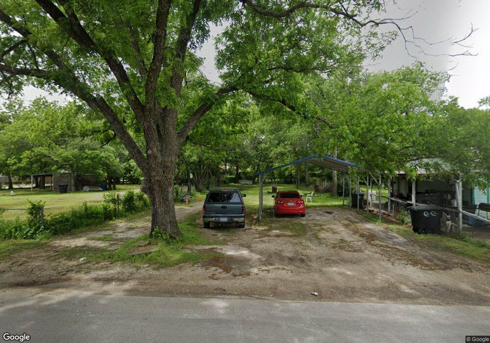 605 Sabine Ave, Cleburne, TX 76031 - photo 1