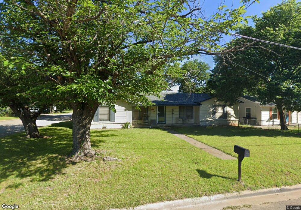 1114 W Lone Star Ave, Cleburne, TX 76033 - photo 1