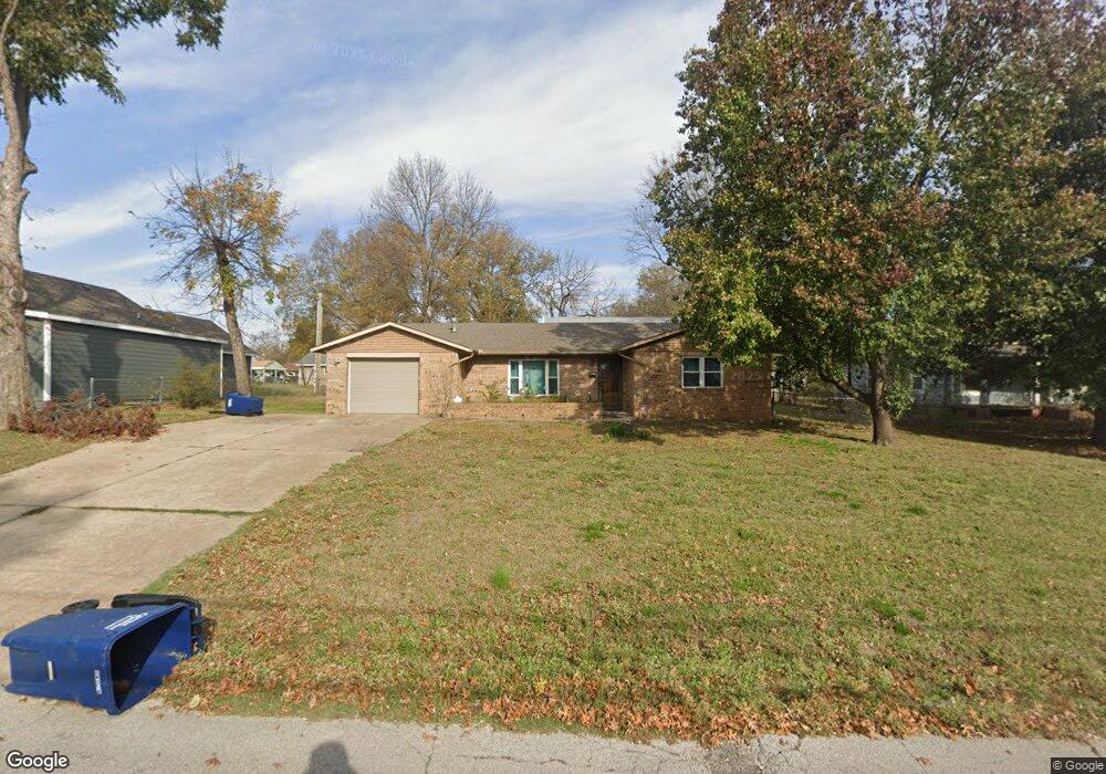 209 W Miami Ave, Cleveland, OK 74020 - photo 1