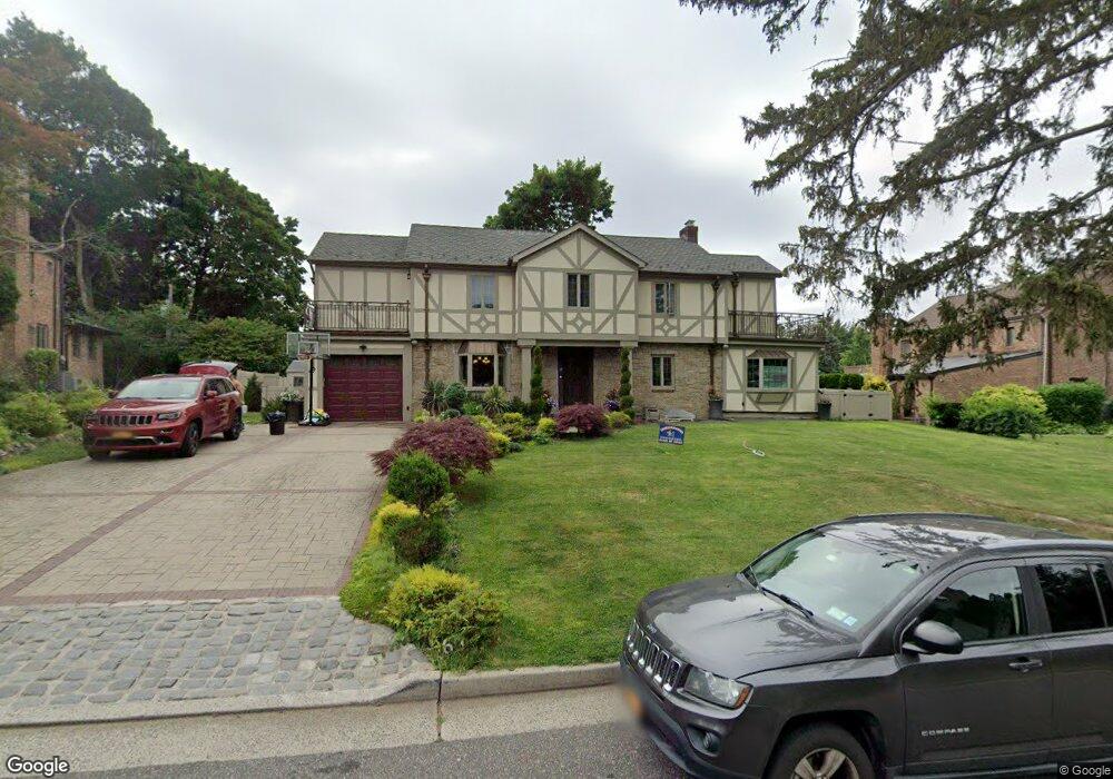 69 Dover Rd, Manhasset, NY 11030 - photo 1