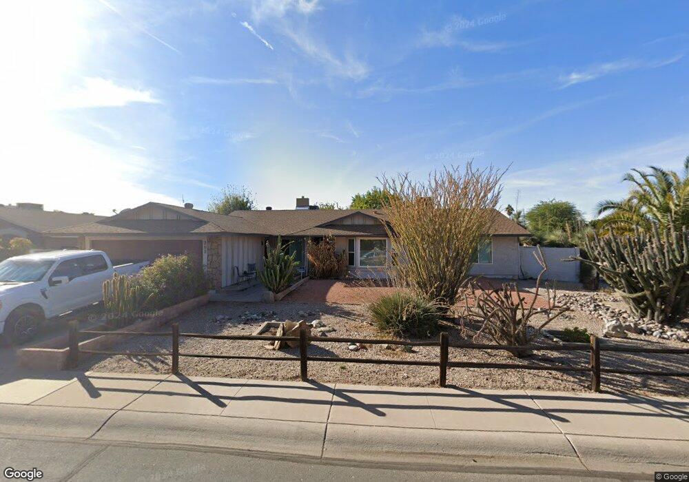 202 S Kenneth Place unit 2, Chandler, AZ 85226 - photo 1