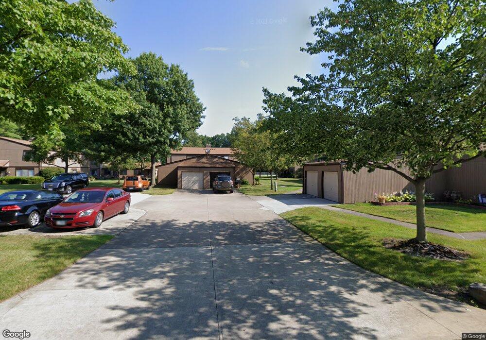 26712 Lake of the Falls Blvd, Olmsted Falls, OH 44138 - photo 1