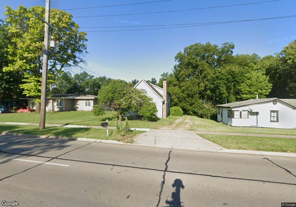 2223 SW Gage Blvd, Topeka, KS 66614 - photo 1