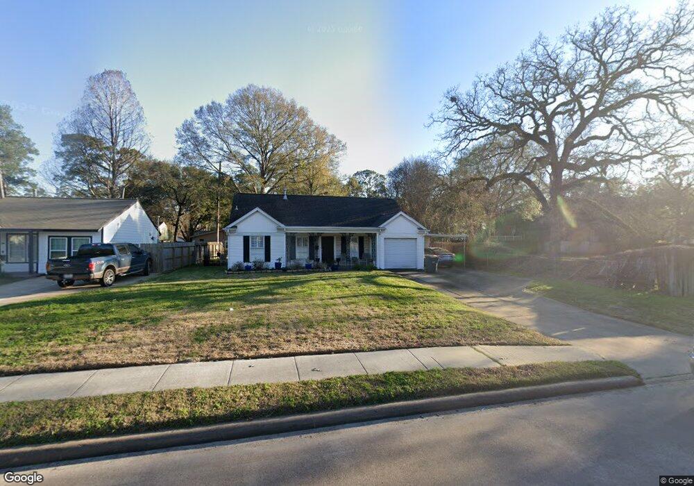 1083 W 43rd St, Houston, TX 77018 - photo 1