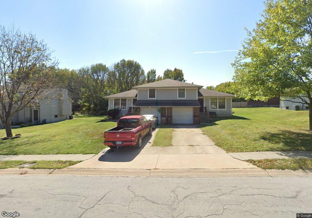 209 W Foxwood Dr, Raymore, MO 64083 - photo 1