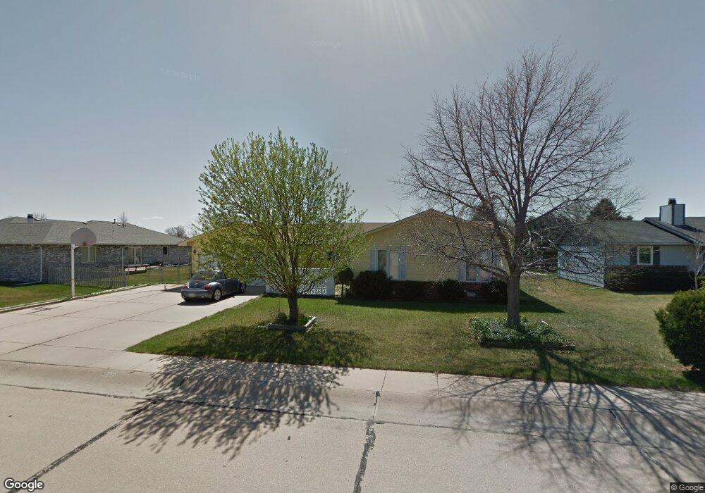 3920 W Redwood Dr, North Platte, NE 69101 - photo 1