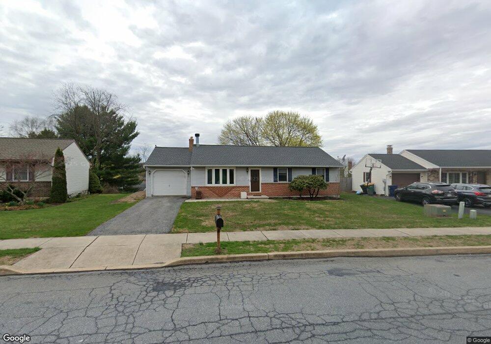 908 Timber Ln, Reading, PA 19608 - photo 1