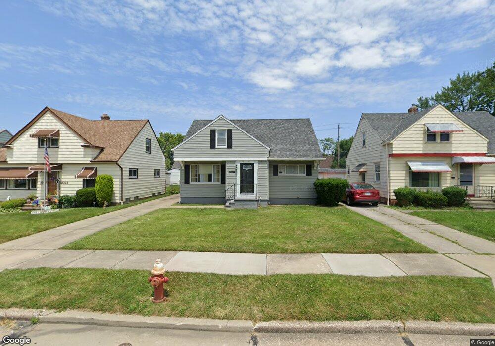 19317 Longview Ave, Maple Heights, OH 44137 - photo 1