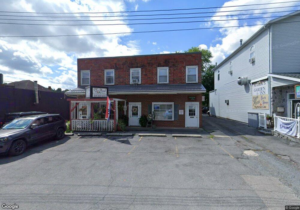 50 Independence St unit 2, Berkeley Springs, WV 25411 - photo 1