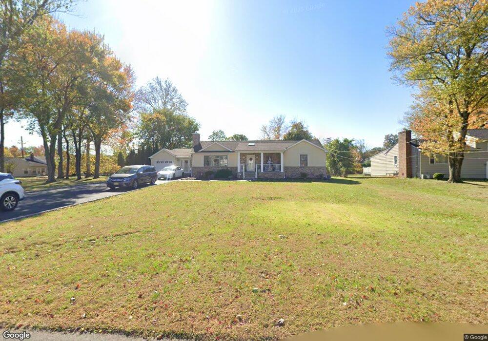 5 Twin Oaks Dr, Edison, NJ 08820 - photo 1