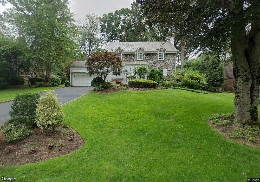 232 Chapel Rd, Manhasset, NY 11030 - photo 1
