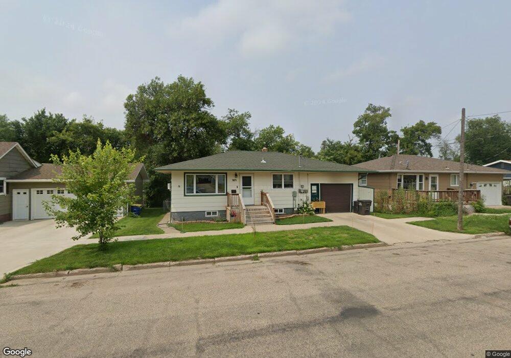 905 2nd Ave NE, Jamestown, ND 58401 - photo 1