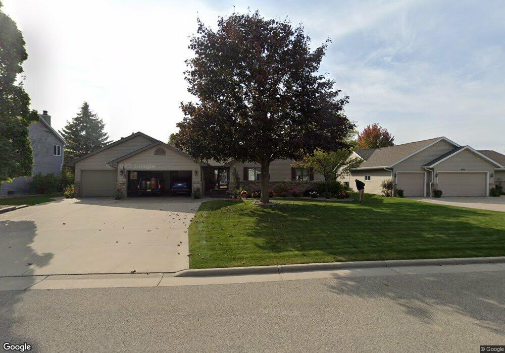 2227 W Hiawatha Dr, Appleton, WI 54914 - photo 1