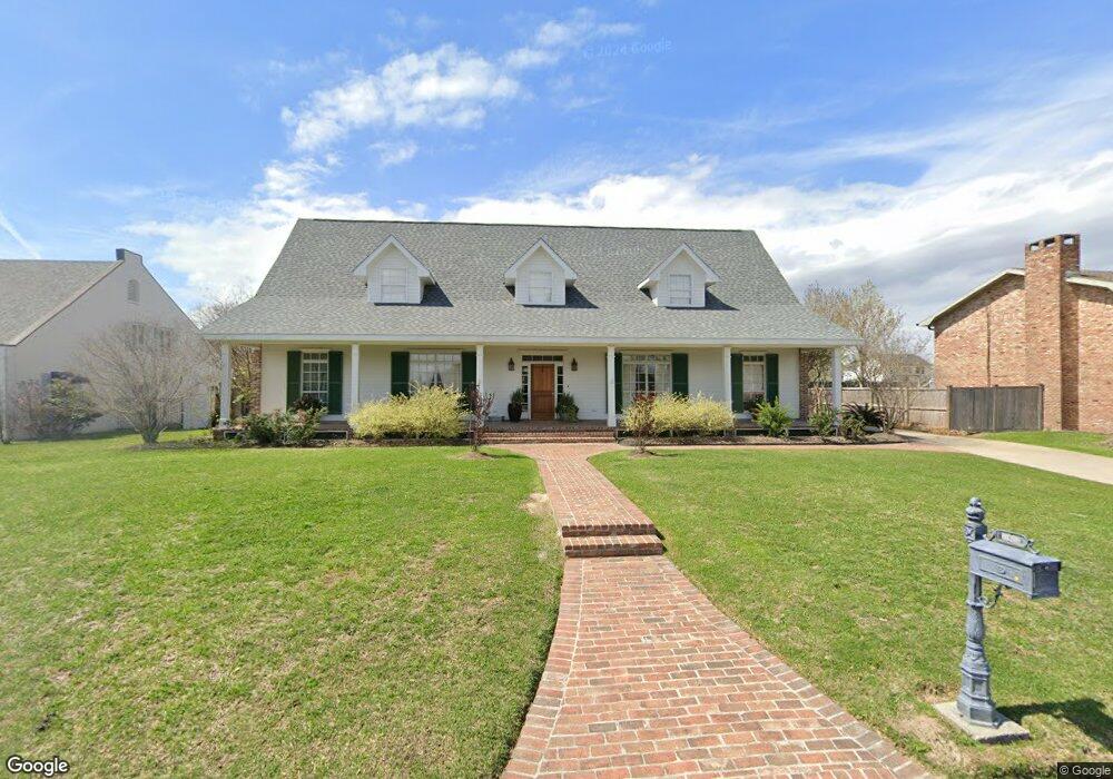 2030 Charvais Dr, Lake Charles, LA 70601 - photo 1