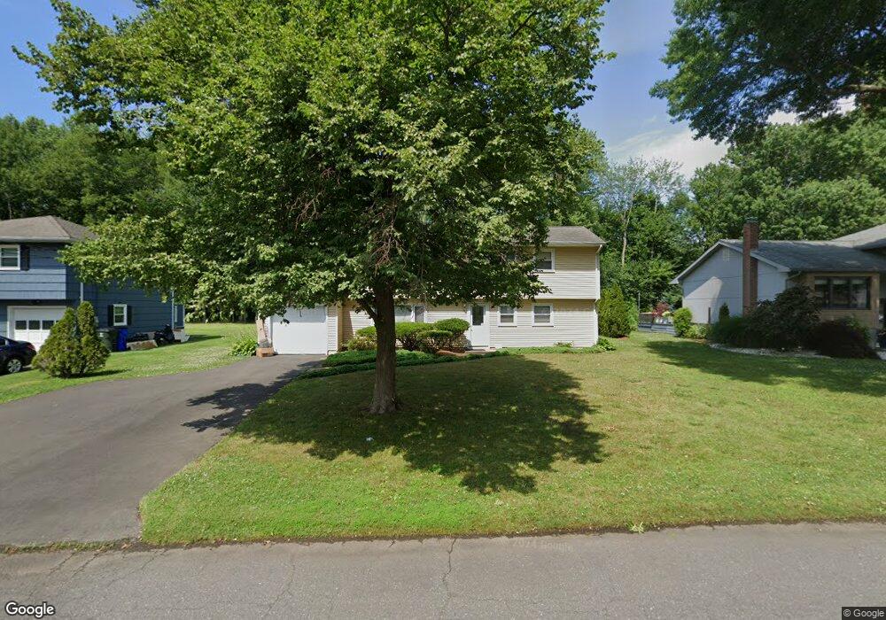 17 Alderwood Dr, West Hartford, CT 06117 - photo 1