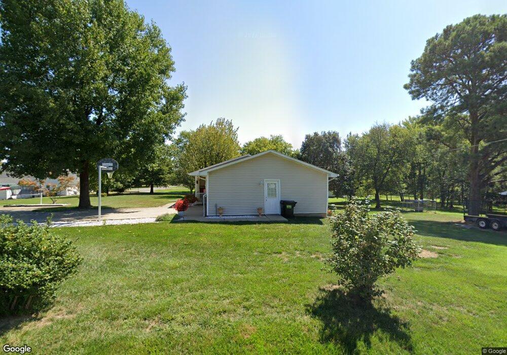 135 Gibbons Rd, Harrisburg, IL 62946 - photo 1